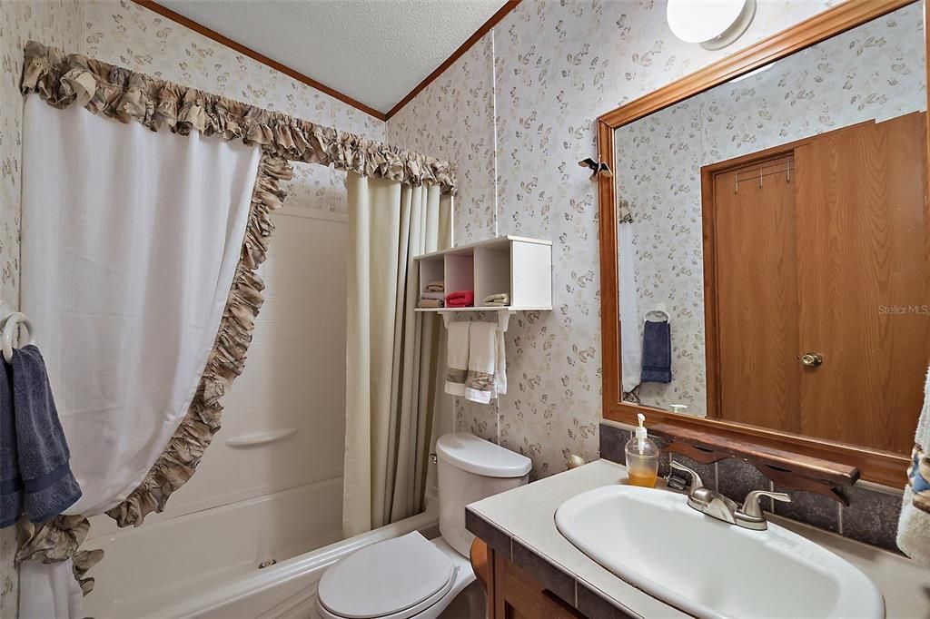 На продажу: $245,000 (3 спален, 2 ванн, 1584 Квадратных фут)