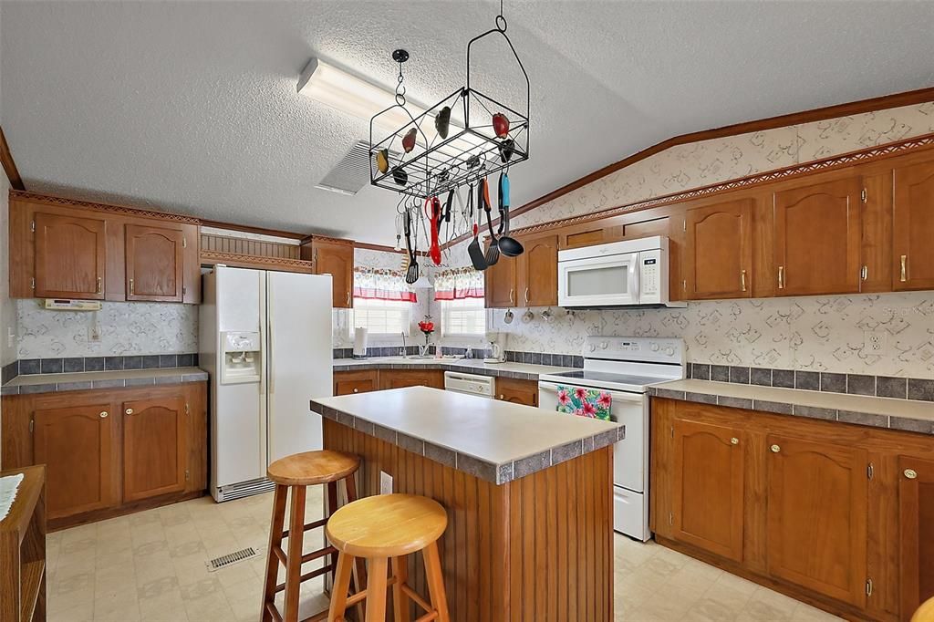 На продажу: $245,000 (3 спален, 2 ванн, 1584 Квадратных фут)