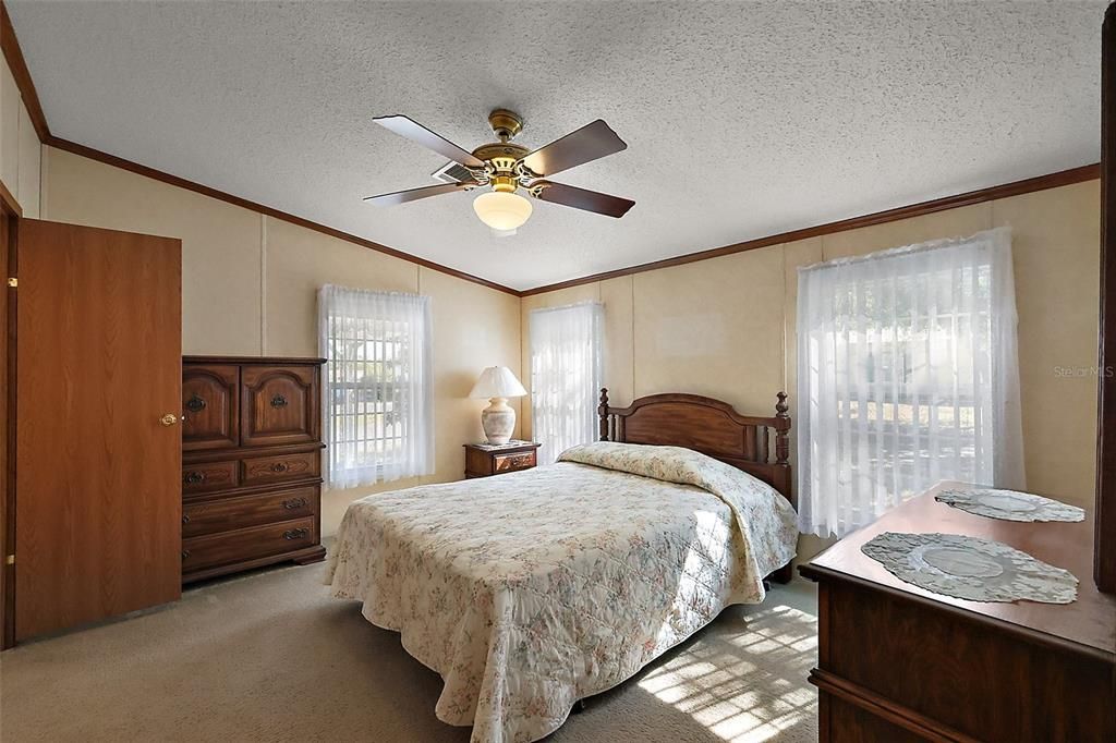 На продажу: $245,000 (3 спален, 2 ванн, 1584 Квадратных фут)