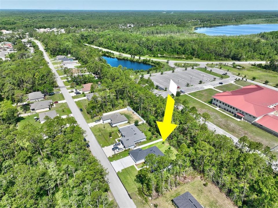 Activo con contrato: $424,900 (3 camas, 2 baños, 2208 Pies cuadrados)