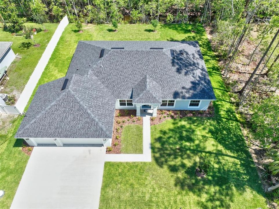 Activo con contrato: $424,900 (3 camas, 2 baños, 2208 Pies cuadrados)