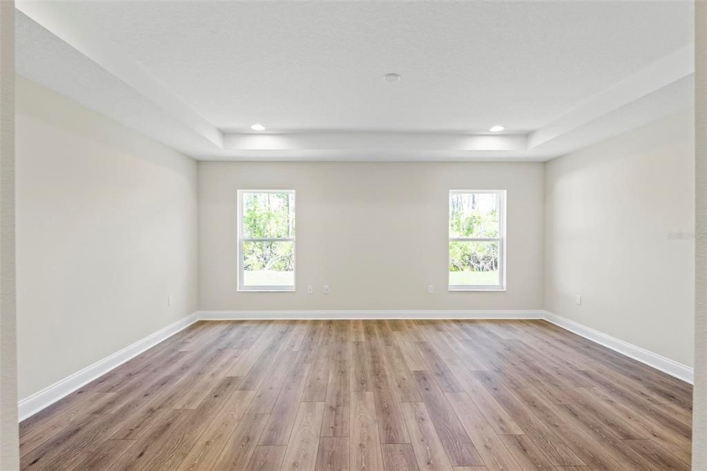 Activo con contrato: $424,900 (3 camas, 2 baños, 2208 Pies cuadrados)