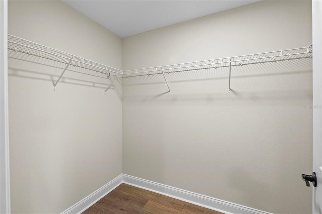 Activo con contrato: $424,900 (3 camas, 2 baños, 2208 Pies cuadrados)