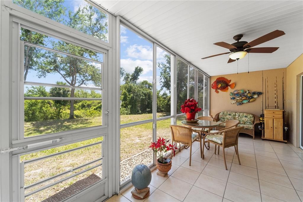 Active With Contract: $189,000 (2 beds, 2 baths, 1285 Square Feet)