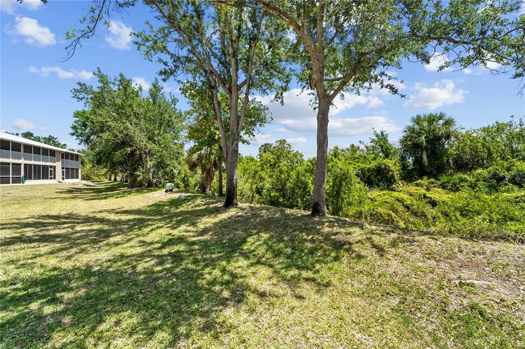 Active With Contract: $189,000 (2 beds, 2 baths, 1285 Square Feet)