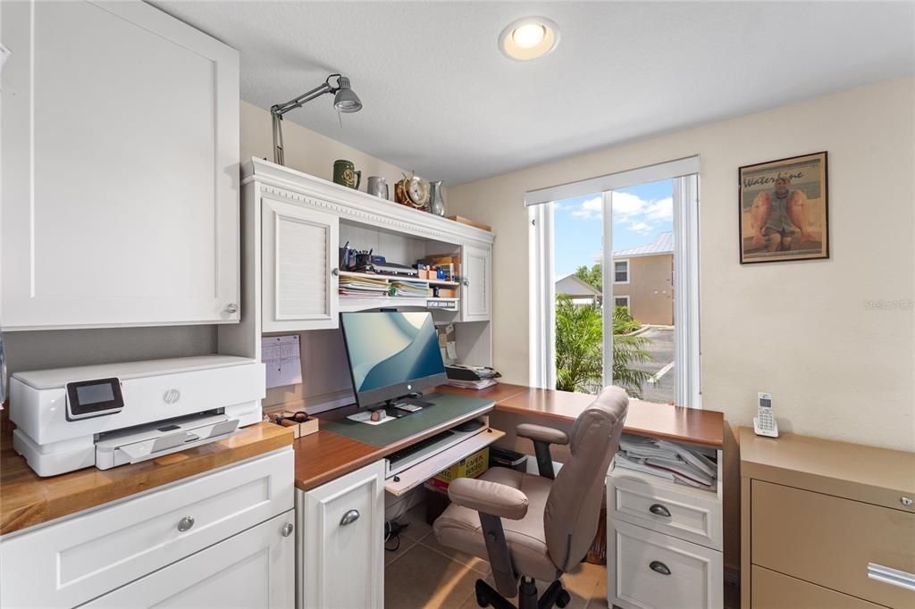 Active With Contract: $189,000 (2 beds, 2 baths, 1285 Square Feet)