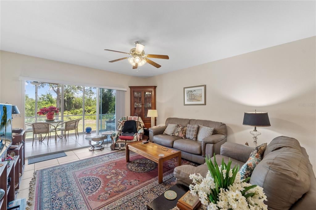 Active With Contract: $189,000 (2 beds, 2 baths, 1285 Square Feet)