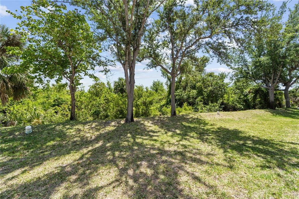 Active With Contract: $189,000 (2 beds, 2 baths, 1285 Square Feet)