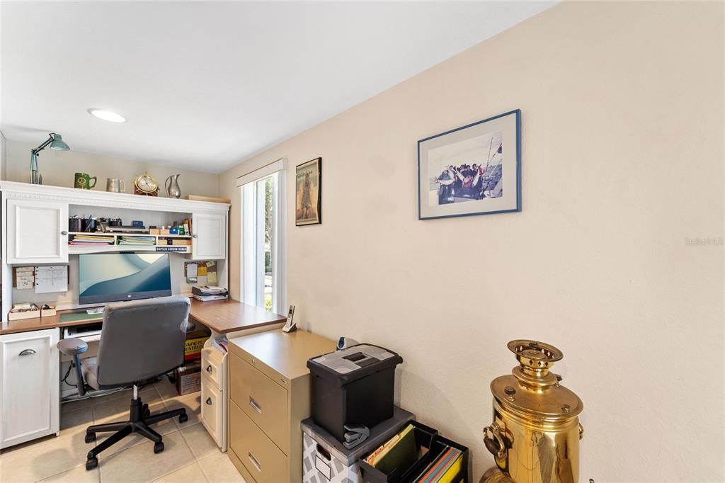 Active With Contract: $189,000 (2 beds, 2 baths, 1285 Square Feet)