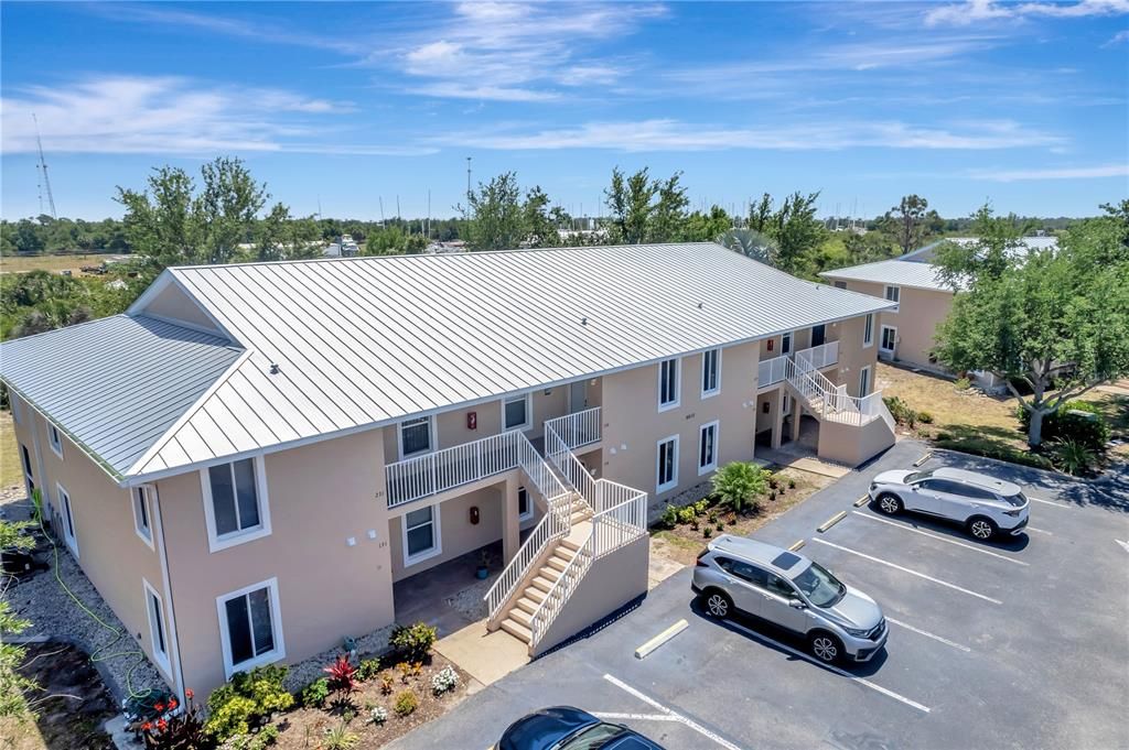 Active With Contract: $189,000 (2 beds, 2 baths, 1285 Square Feet)