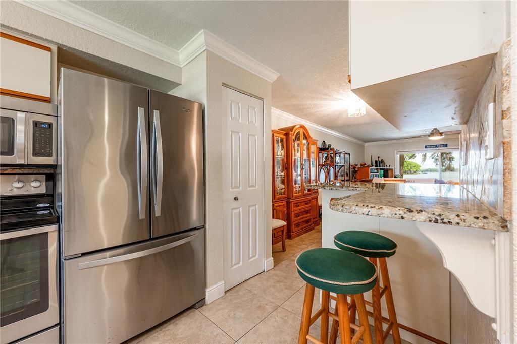 В аренду: $2,900 (2 спален, 2 ванн, 1248 Квадратных фут)