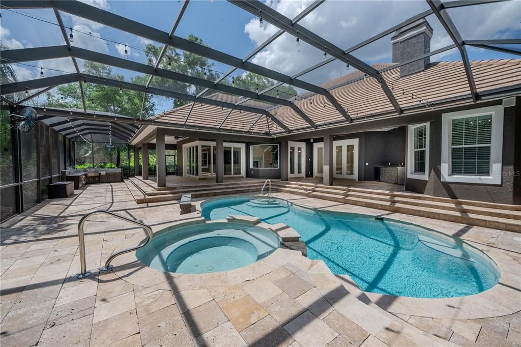 合同活跃: $1,450,000 (4 贝兹, 4 浴室, 4699 平方英尺)