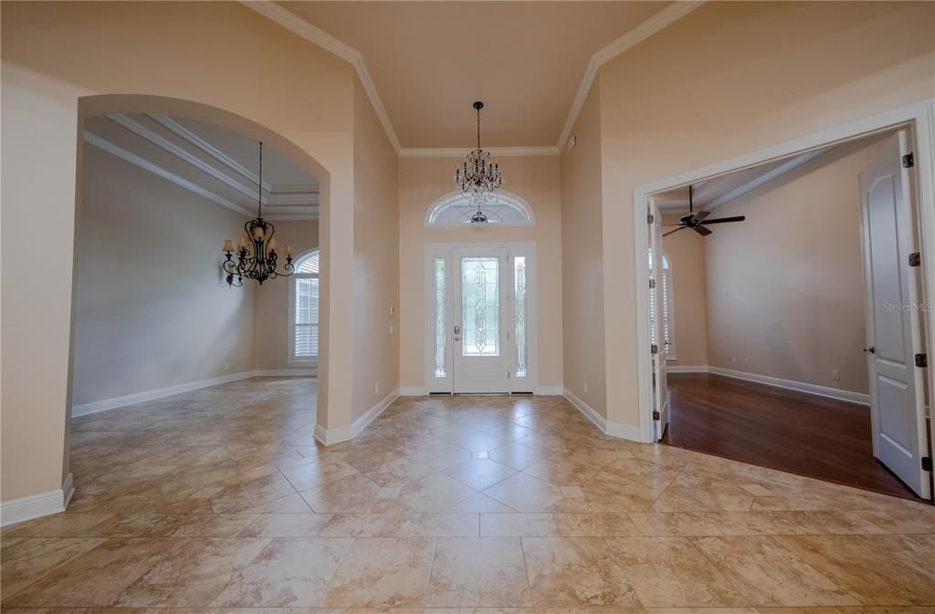 合同活跃: $1,450,000 (4 贝兹, 4 浴室, 4699 平方英尺)