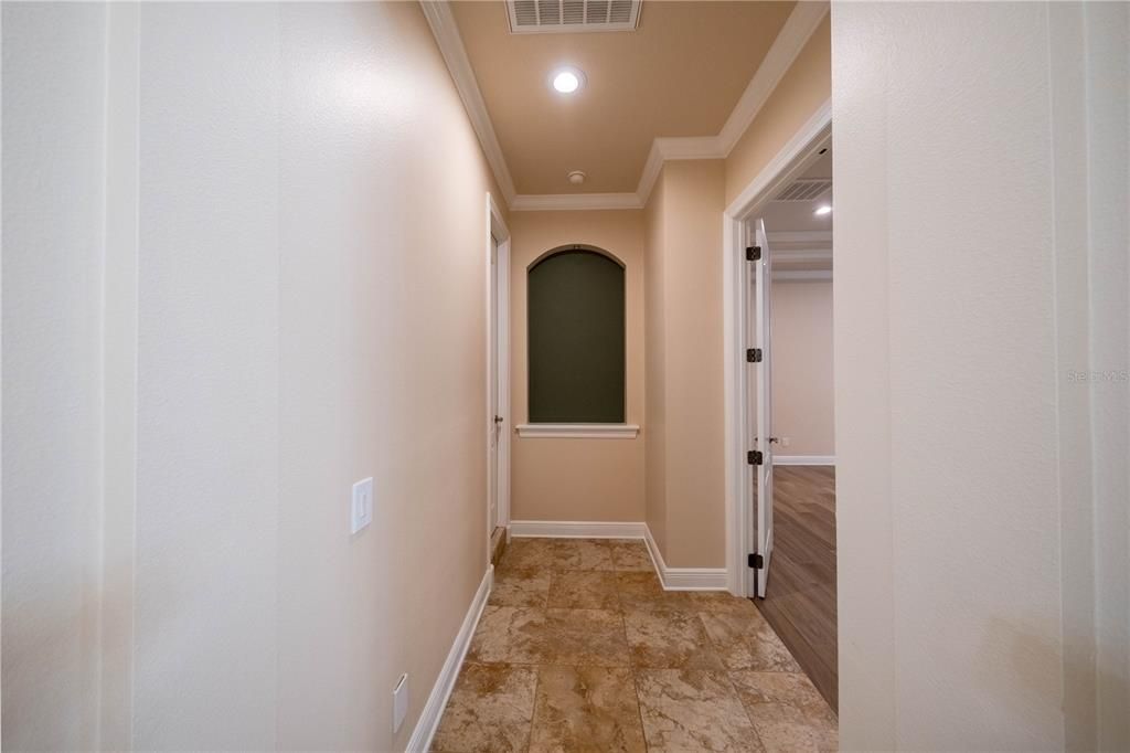 合同活跃: $1,450,000 (4 贝兹, 4 浴室, 4699 平方英尺)