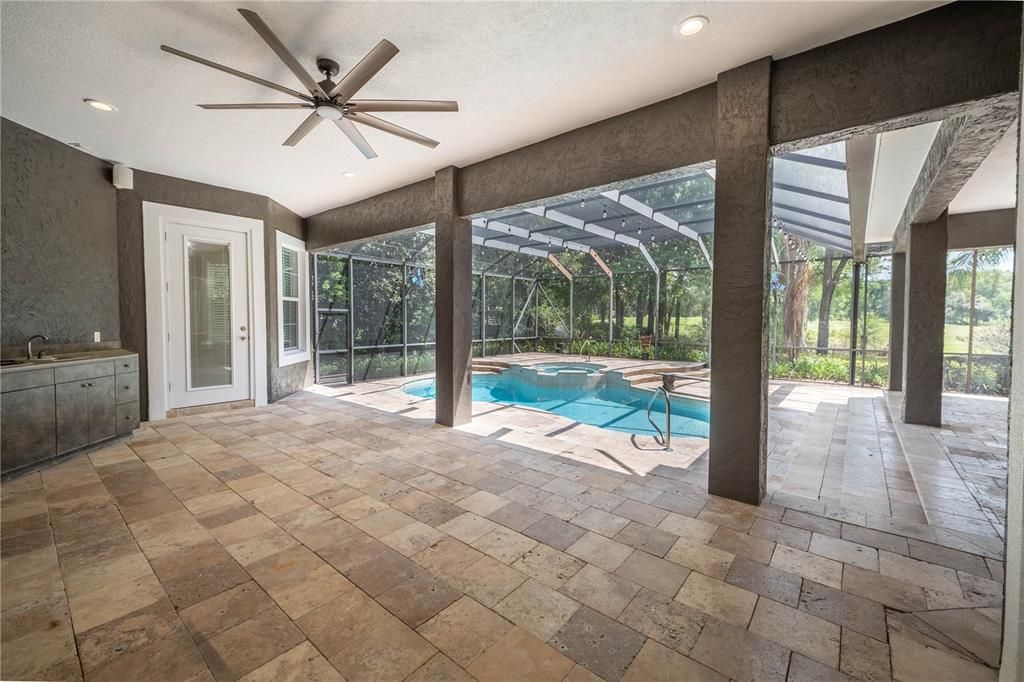 合同活跃: $1,450,000 (4 贝兹, 4 浴室, 4699 平方英尺)