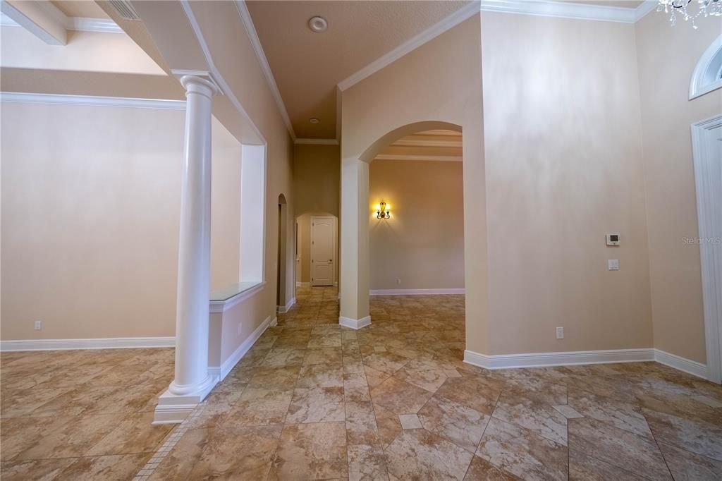 合同活跃: $1,450,000 (4 贝兹, 4 浴室, 4699 平方英尺)