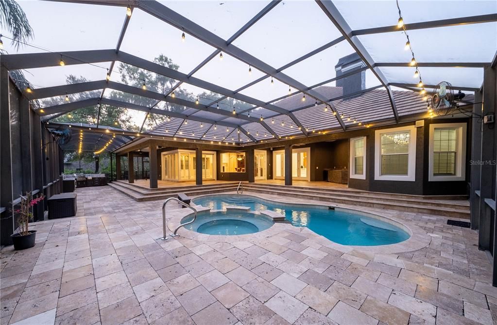 合同活跃: $1,450,000 (4 贝兹, 4 浴室, 4699 平方英尺)