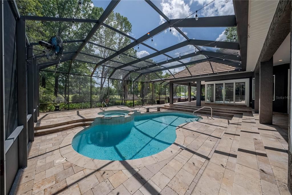 合同活跃: $1,450,000 (4 贝兹, 4 浴室, 4699 平方英尺)