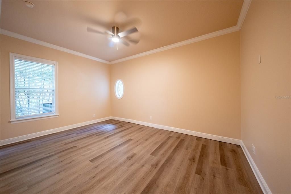 合同活跃: $1,450,000 (4 贝兹, 4 浴室, 4699 平方英尺)