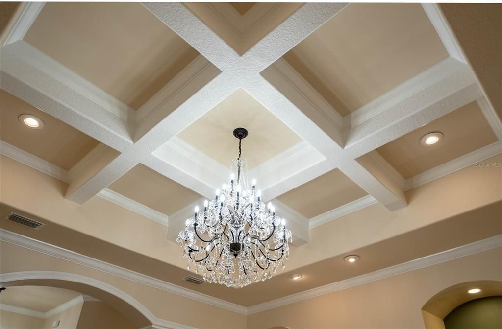 合同活跃: $1,450,000 (4 贝兹, 4 浴室, 4699 平方英尺)