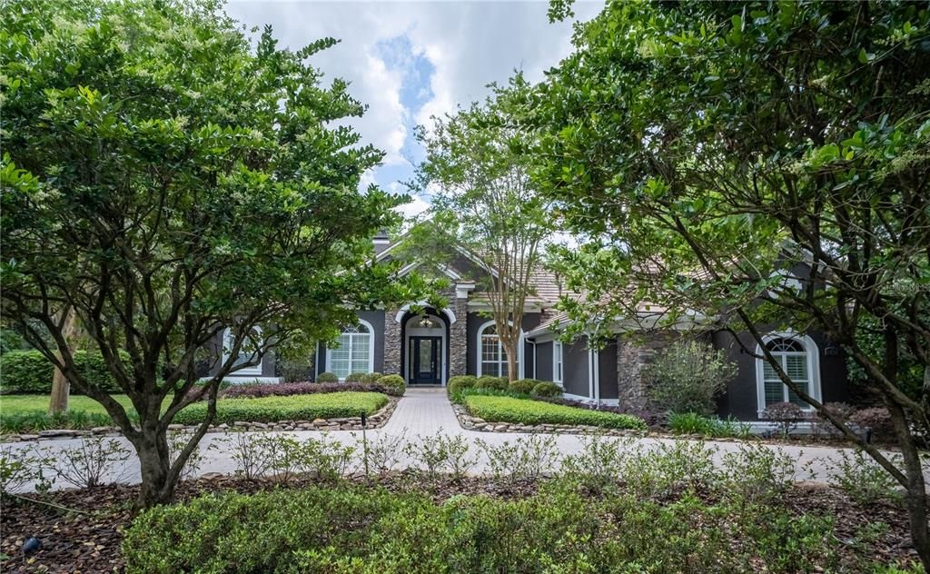 合同活跃: $1,450,000 (4 贝兹, 4 浴室, 4699 平方英尺)