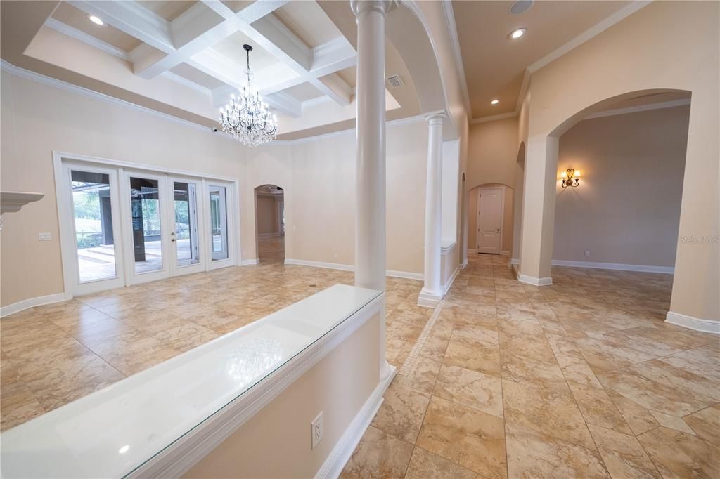 合同活跃: $1,450,000 (4 贝兹, 4 浴室, 4699 平方英尺)