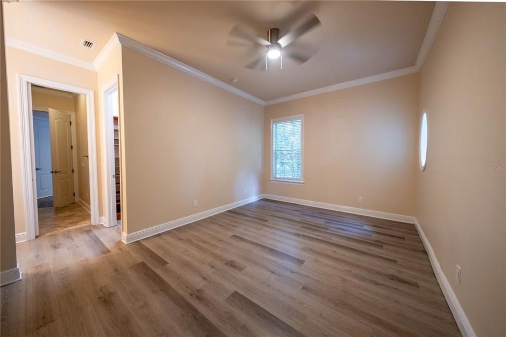 合同活跃: $1,450,000 (4 贝兹, 4 浴室, 4699 平方英尺)