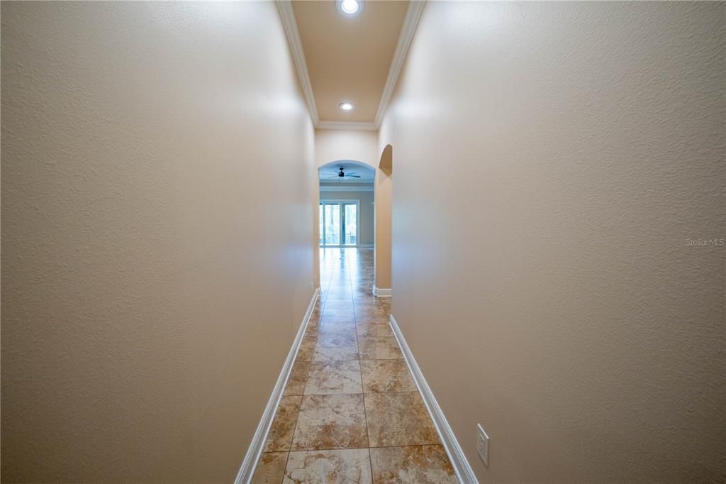 合同活跃: $1,450,000 (4 贝兹, 4 浴室, 4699 平方英尺)