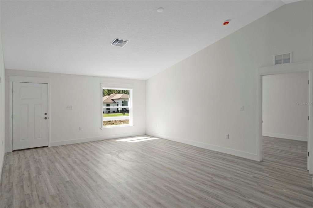 For Sale: $349,900 (3 beds, 2 baths, 1531 Square Feet)