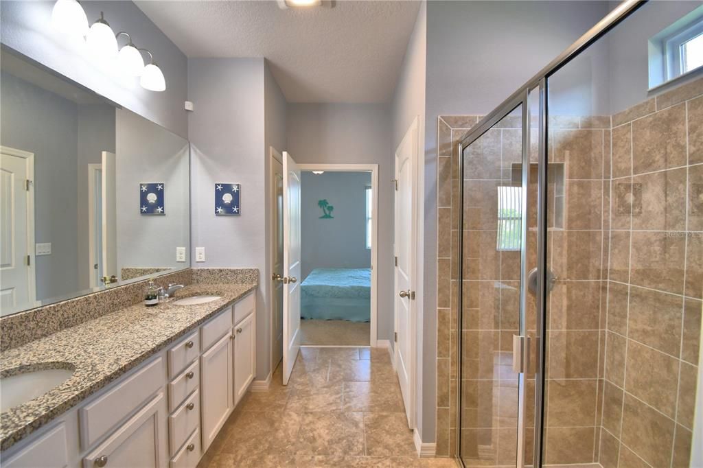 Active With Contract: $349,900 (3 beds, 2 baths, 1649 Square Feet)