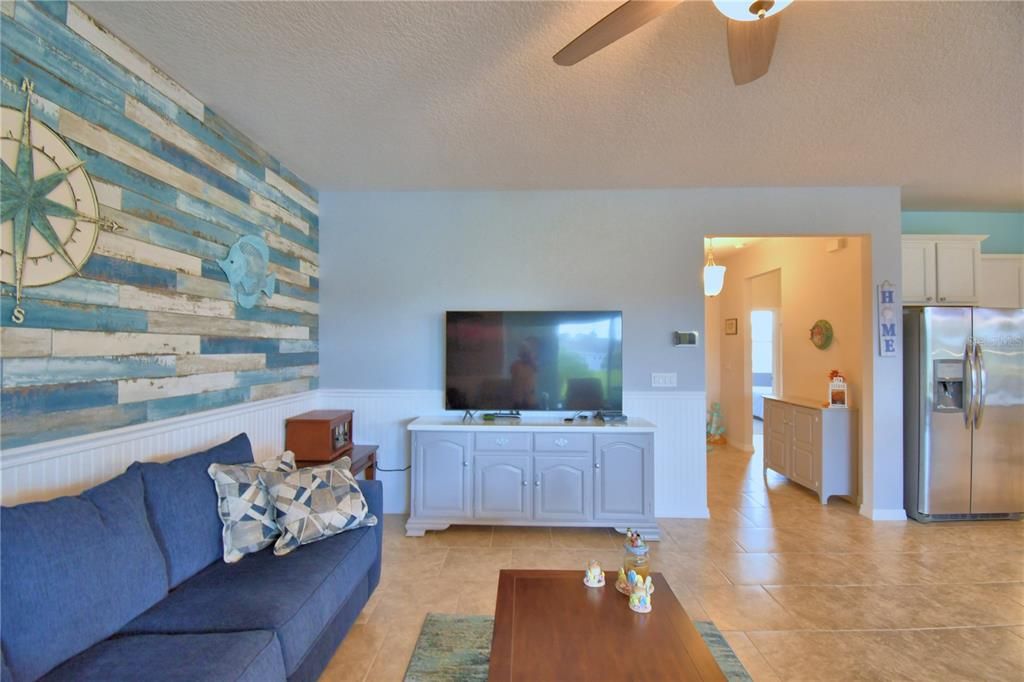 Active With Contract: $349,900 (3 beds, 2 baths, 1649 Square Feet)