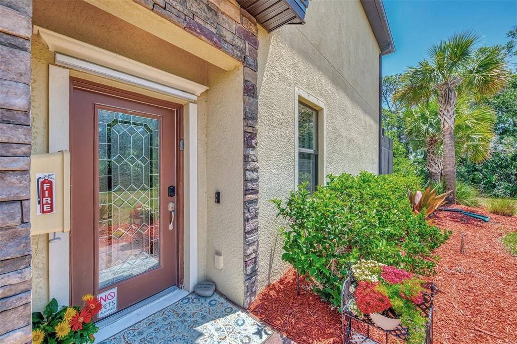 Active With Contract: $289,000 (3 beds, 2 baths, 1949 Square Feet)