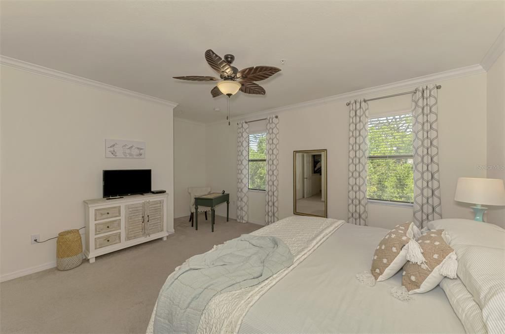 Active With Contract: $289,000 (3 beds, 2 baths, 1949 Square Feet)