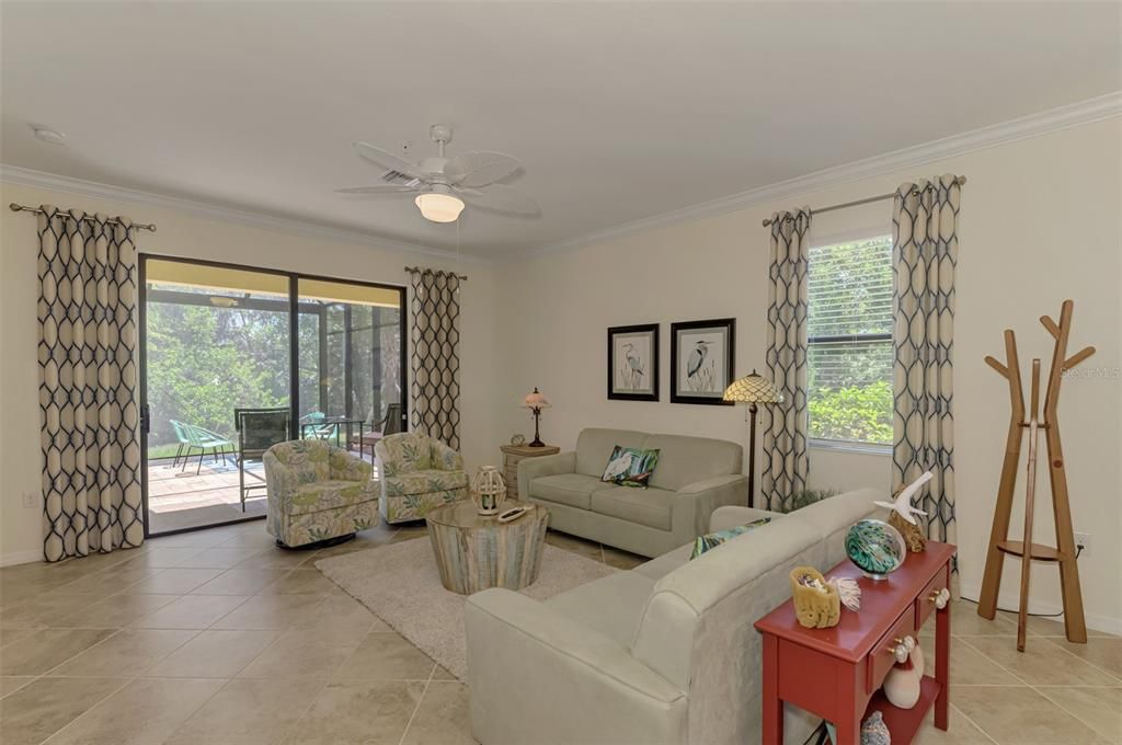 Active With Contract: $289,000 (3 beds, 2 baths, 1949 Square Feet)