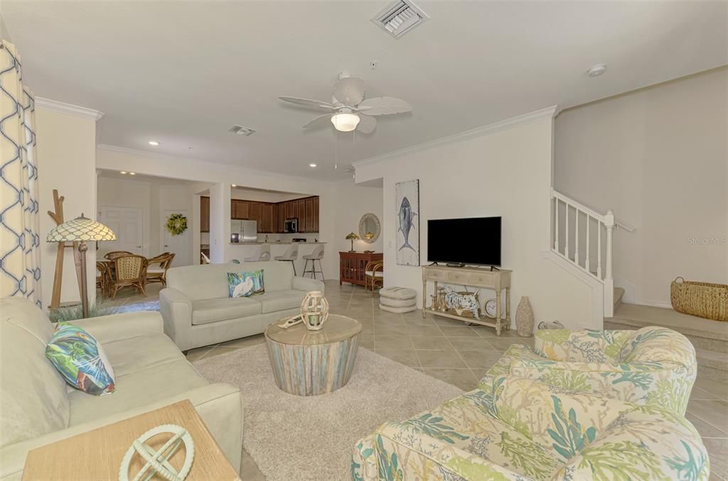 Active With Contract: $289,000 (3 beds, 2 baths, 1949 Square Feet)