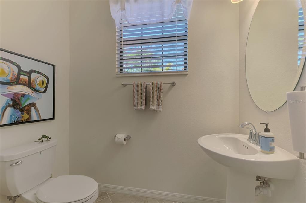 Active With Contract: $289,000 (3 beds, 2 baths, 1949 Square Feet)