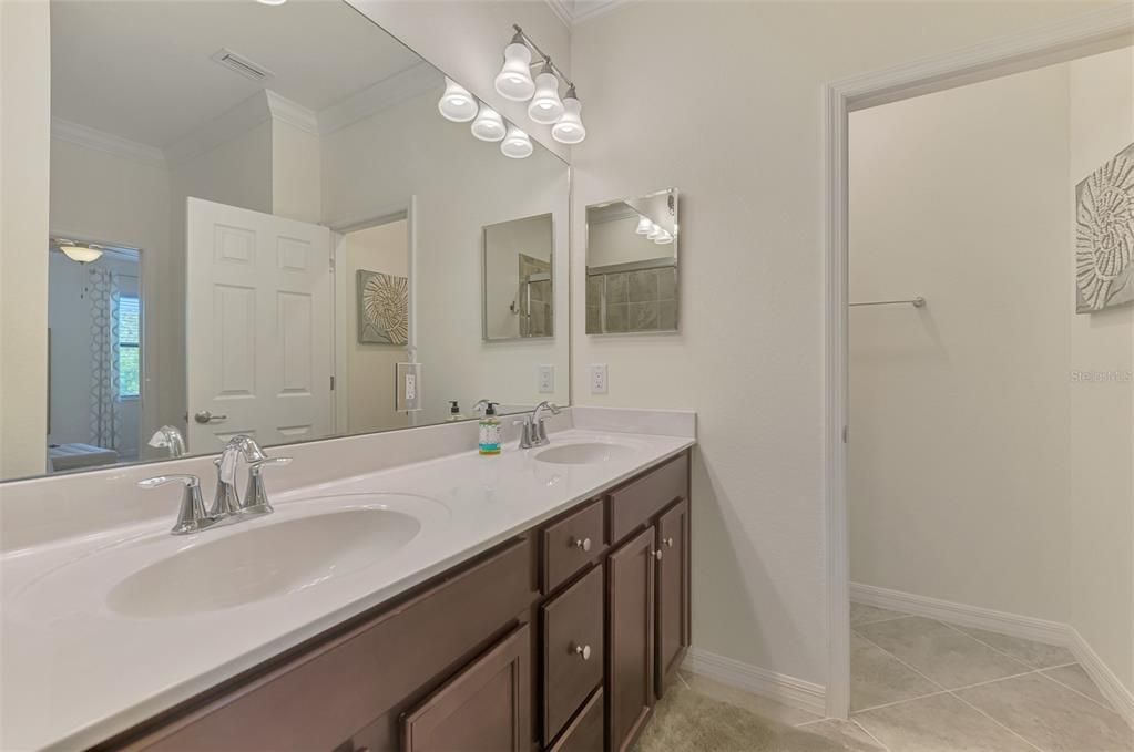 Active With Contract: $289,000 (3 beds, 2 baths, 1949 Square Feet)