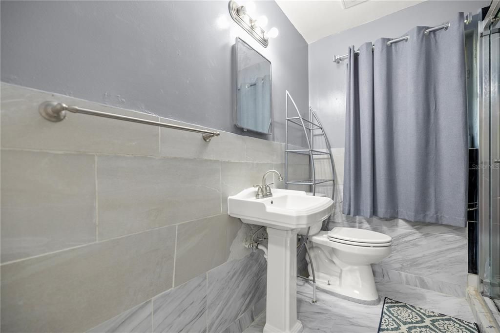 For Sale: $210,000 (3 beds, 1 baths, 1300 Square Feet)