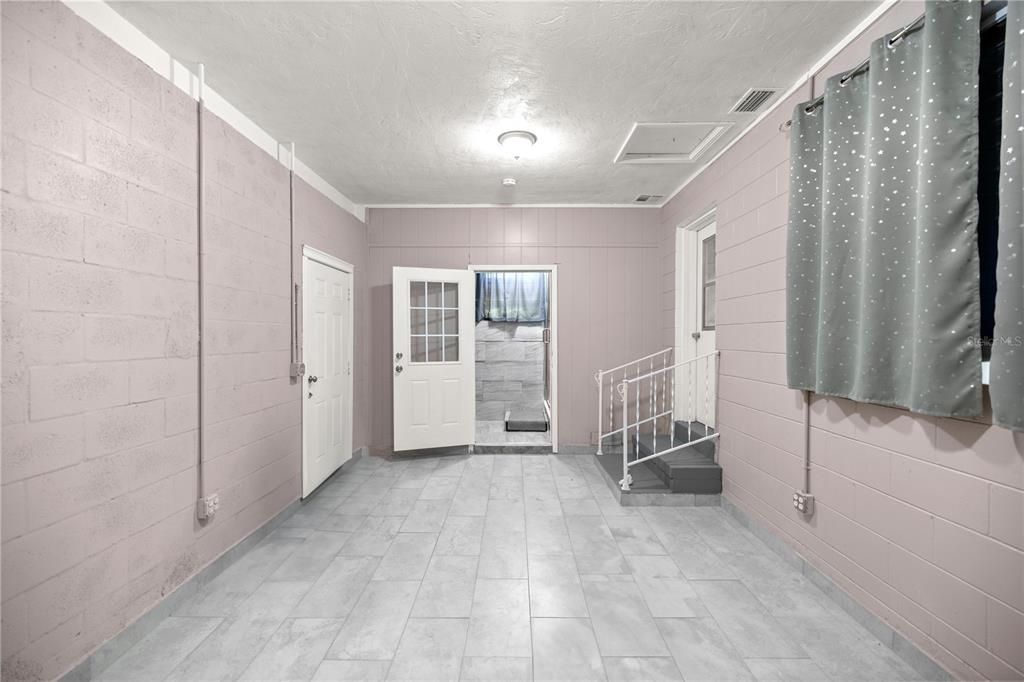 For Sale: $210,000 (3 beds, 1 baths, 1300 Square Feet)