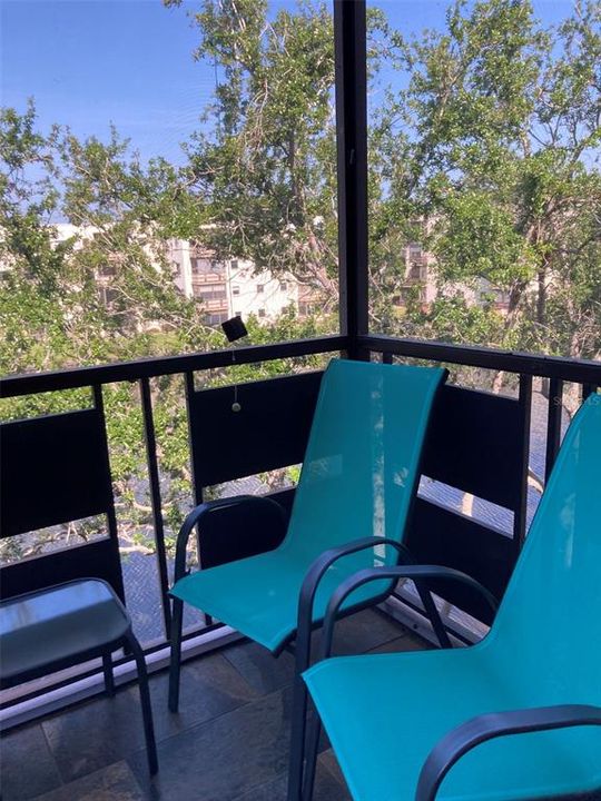 待售: $194,000 (2 贝兹, 2 浴室, 1100 平方英尺)