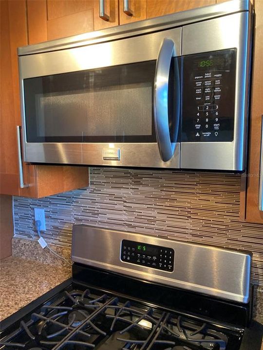 待售: $194,000 (2 贝兹, 2 浴室, 1100 平方英尺)