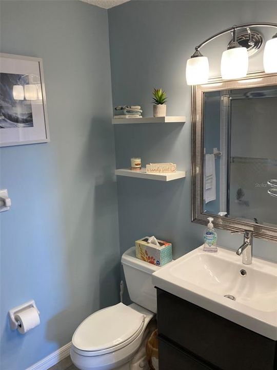 待售: $194,000 (2 贝兹, 2 浴室, 1100 平方英尺)