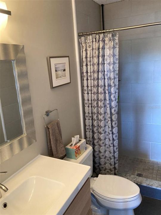 待售: $194,000 (2 贝兹, 2 浴室, 1100 平方英尺)