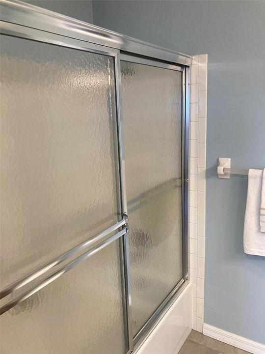 待售: $194,000 (2 贝兹, 2 浴室, 1100 平方英尺)