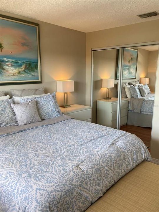 待售: $194,000 (2 贝兹, 2 浴室, 1100 平方英尺)