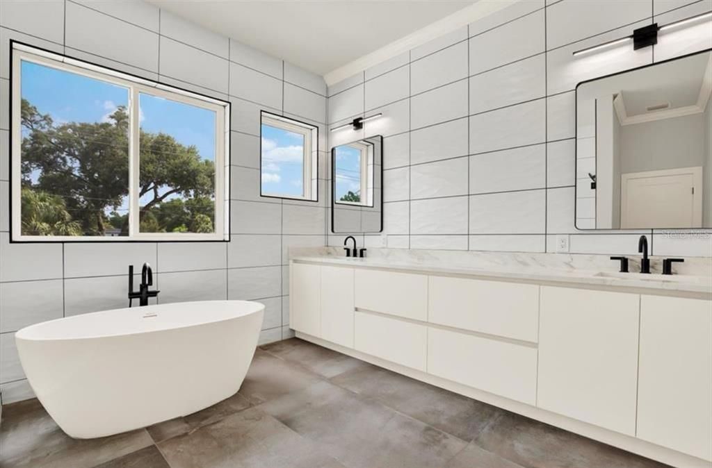 For Sale: $2,035,000 (5 beds, 4 baths, 3890 Square Feet)