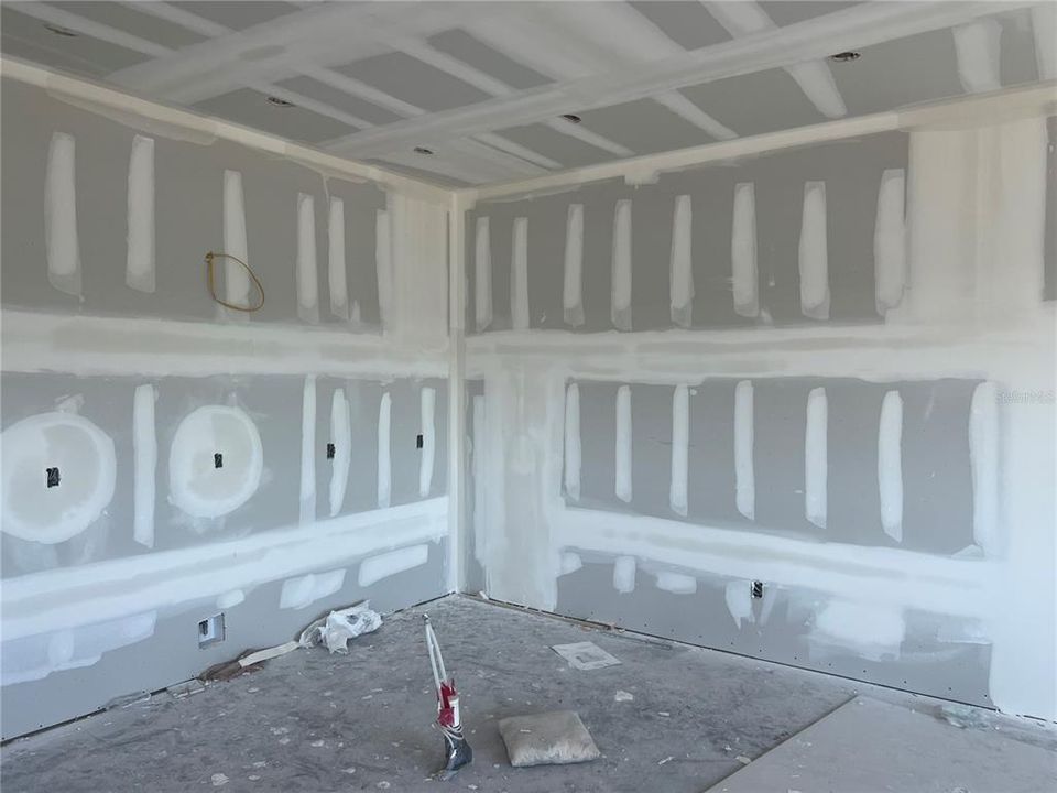 For Sale: $2,035,000 (5 beds, 4 baths, 3890 Square Feet)