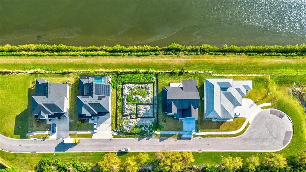 For Sale: $2,035,000 (5 beds, 4 baths, 3890 Square Feet)