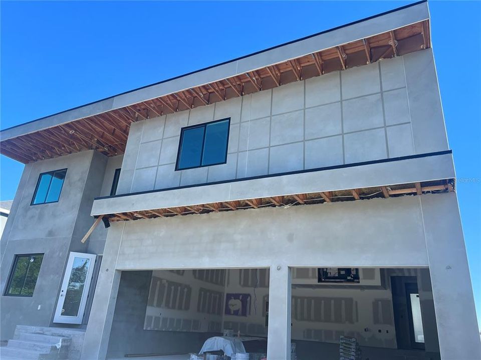 For Sale: $2,035,000 (5 beds, 4 baths, 3890 Square Feet)