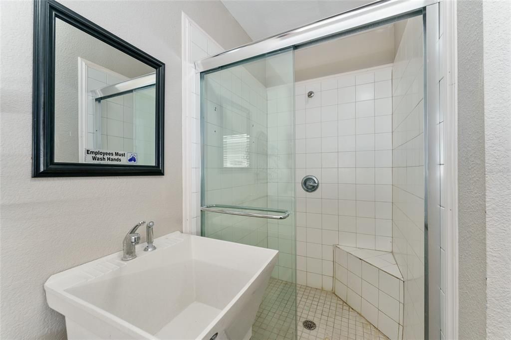 En Venta: $499,000 (0 camas, 0 baños, 1946 Pies cuadrados)